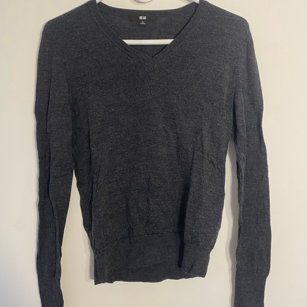Grey sweatshirt
